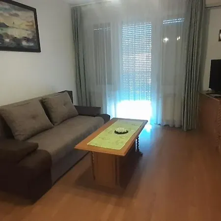 Apartment Pedestrian Street *